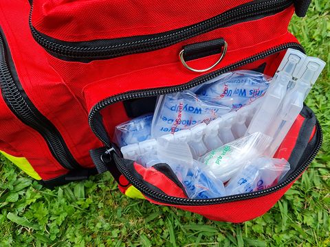 Comprehensive Emergency Major / Mass Incident First Aid Kit, Aimed for up to 25 Injured Individuals, with an assortment of light to serious injuries, Check contents to see if it fits your needs